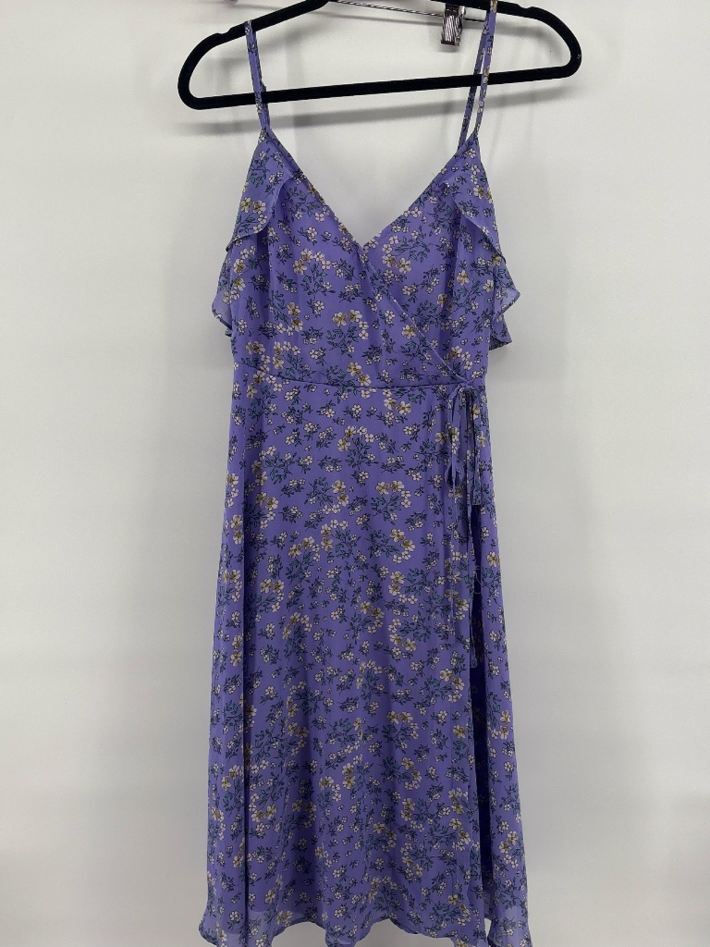 LULUS knee length  lavender floral spaghetti strap dress size medium